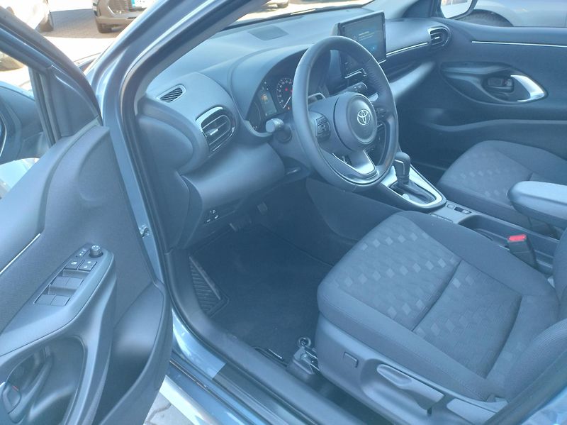 Toyota Yaris (2026) 1.5 HEV Comfort Business - fotka 5 z 12