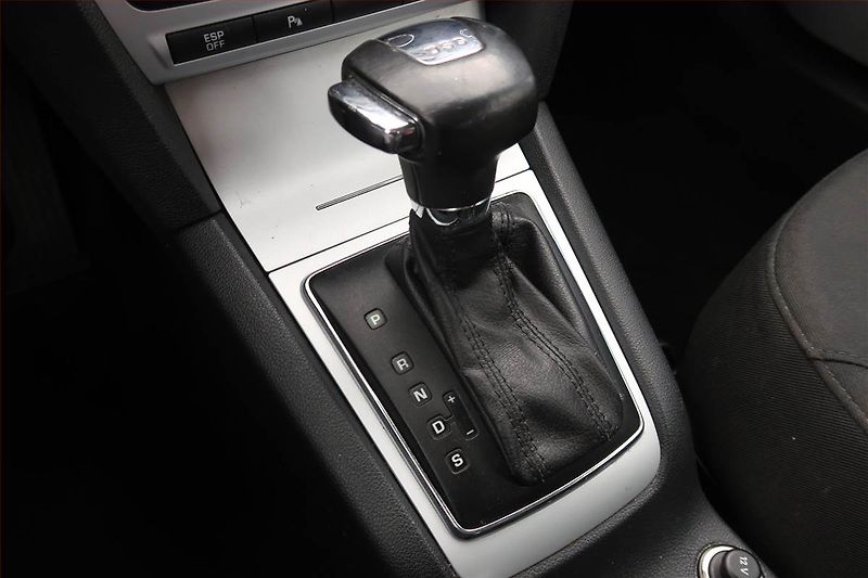 Škoda Octavia (2009) 2.0 TDI, Automat, po STK - fotka 13 z 15