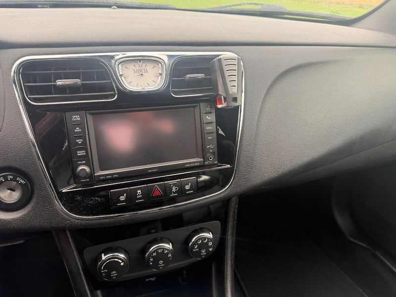 Lancia Flavia (2012)  200S  2,4 i limited 2012 - fotka 11 z 21