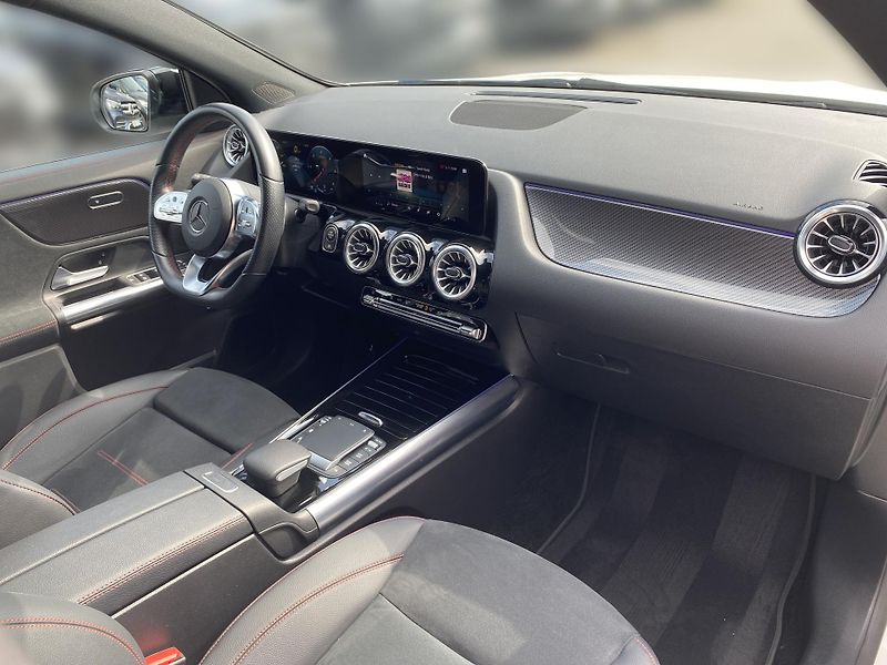 Mercedes-Benz GLA 200d 4M AMG - fotka 19 z 27