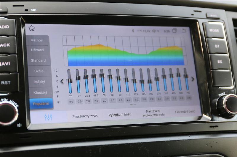 Volkswagen Multivan 2,5 TDi, Tažné , Klima - fotka 25 z 40