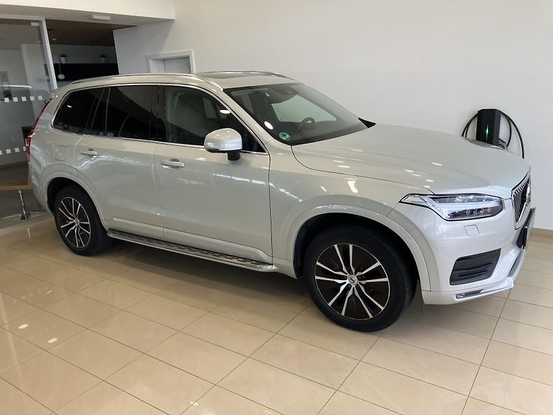 Volvo XC90 B5 AWD Momentum AT8 - fotka 2 z 48