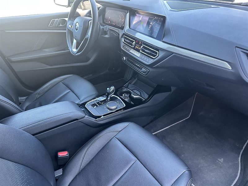 BMW Řada 2 220d xDrive - fotka 6 z 11