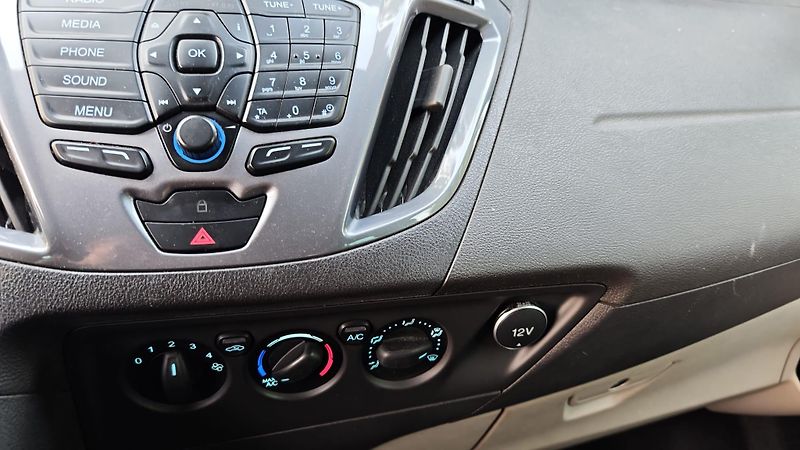 Ford Tourneo Custom (2016) - fotka 10 z 17