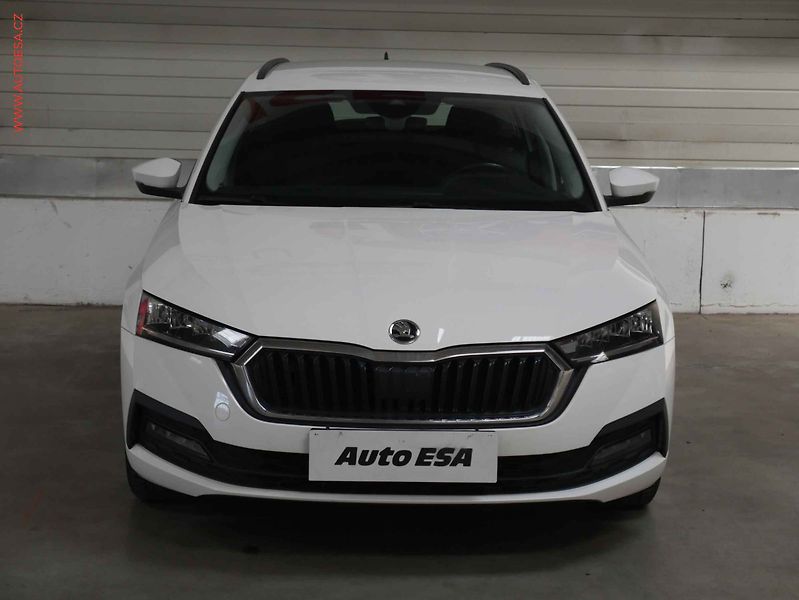 Škoda Octavia (2021) 1.5TSi, ČR, Ambition, LED - fotka 2 z 21