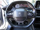 Peugeot 2008 (2021) 1.2 PT, ČR, LED - náhled 17