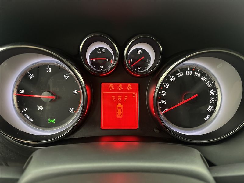 Opel Zafira 2,0 96kW VÝHŘEV SENZORY DPH ČR - fotka 15 z 35