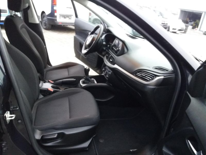 Fiat Tipo 1.3JTD,70kW,SERVI.KNÍŽKA,KLIMA - fotka 13 z 22