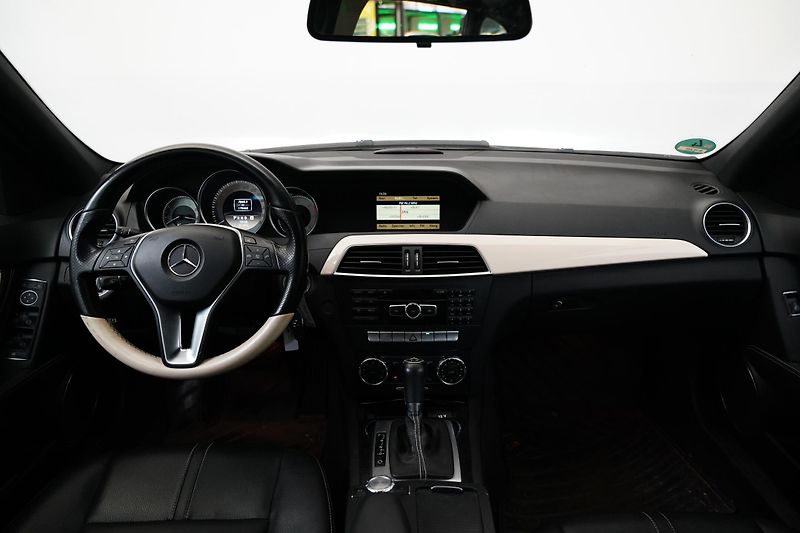 Mercedes-Benz Třídy C - fotka 6 z 6