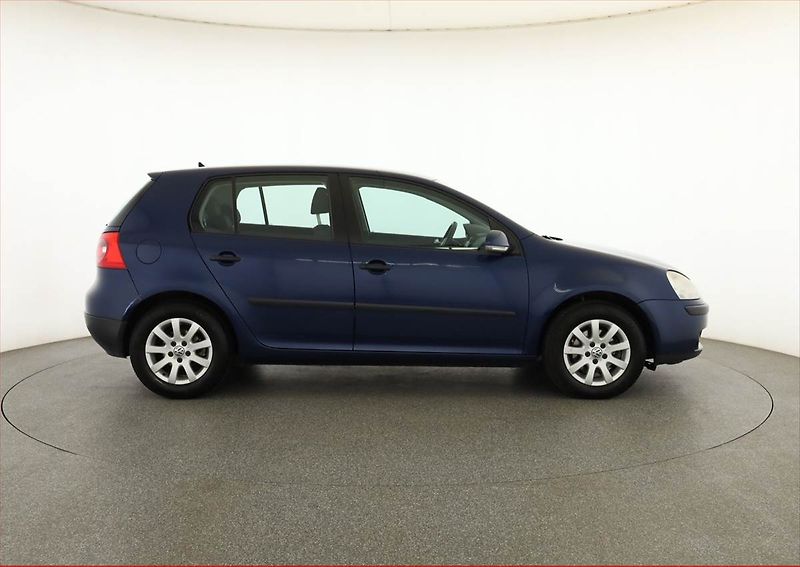 Volkswagen Golf (2006) 1.6, Serv.kniha, po STK - fotka 6 z 14