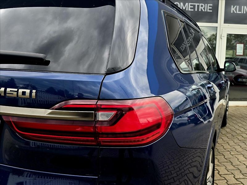 BMW X7 4,4 i 7MÍST TOP KOMPLET VÝBAVA - fotka 37 z 37