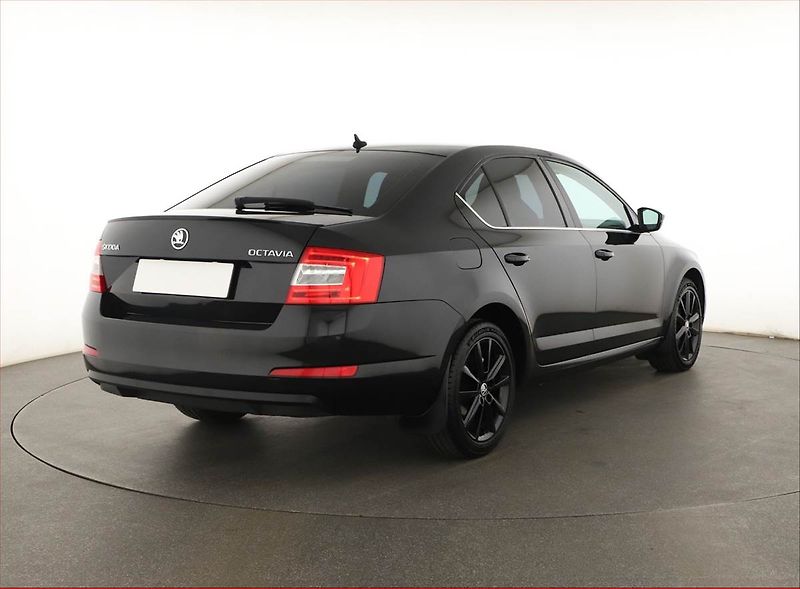 Škoda Octavia (2016) 1.6 TDI, Automat, Navi - fotka 5 z 18