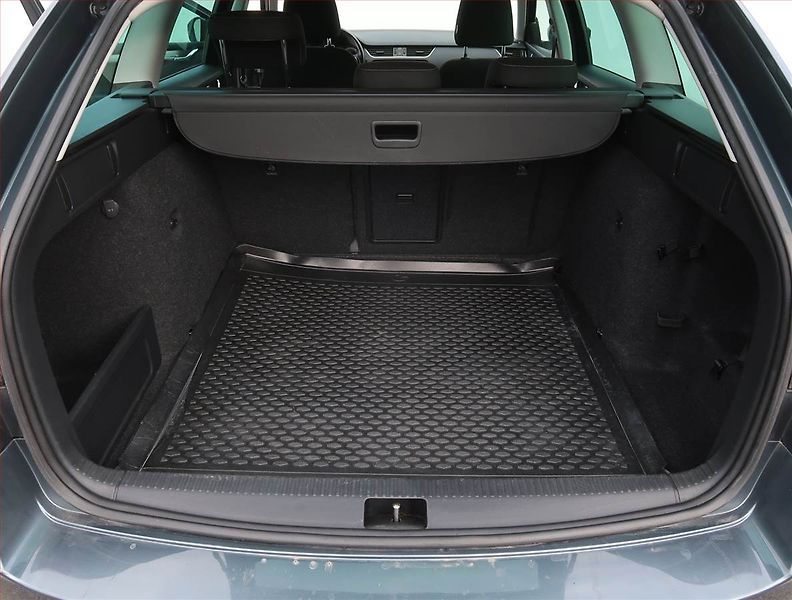 Škoda Octavia (2019) Clever 1.5 TSI, Serv.kniha - fotka 13 z 21