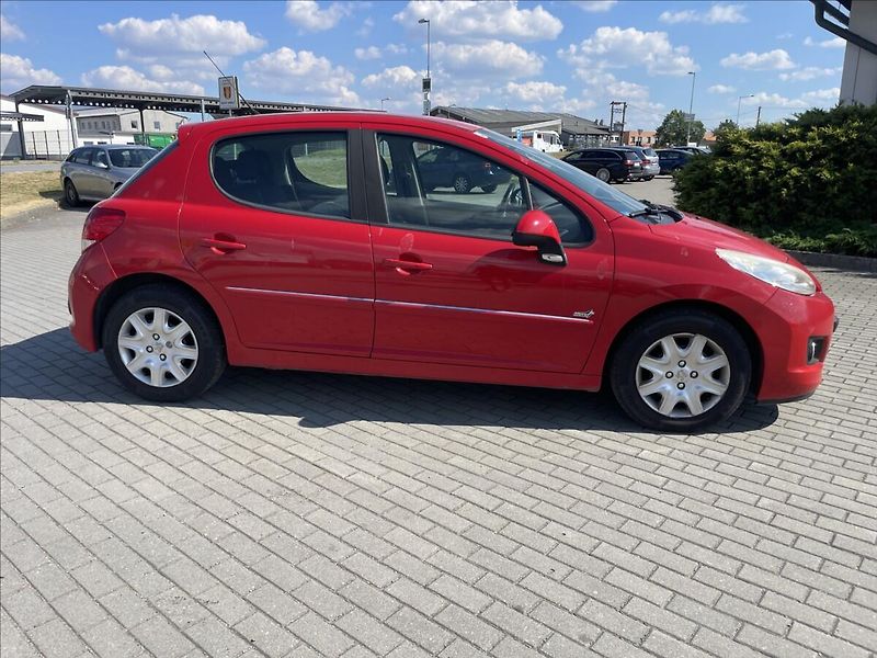 Peugeot 207 1,4 i 54kw Klima ESP po STK - fotka 32 z 33