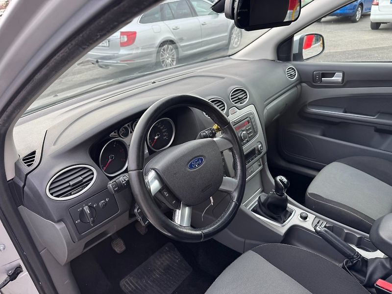 Ford Focus (2011) Trend 1.6 TDCi 80kW - fotka 11 z 31