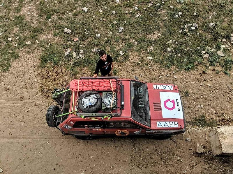 Český tým He//o Wor/d na Mongol Rally