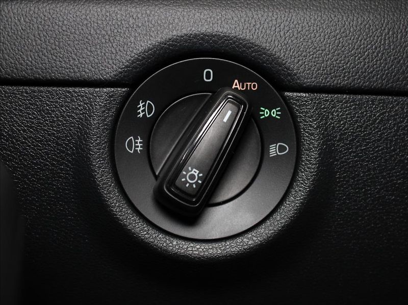 Škoda Octavia 2,0 TDi 135kW DSG 4x4 Style - fotka 19 z 27