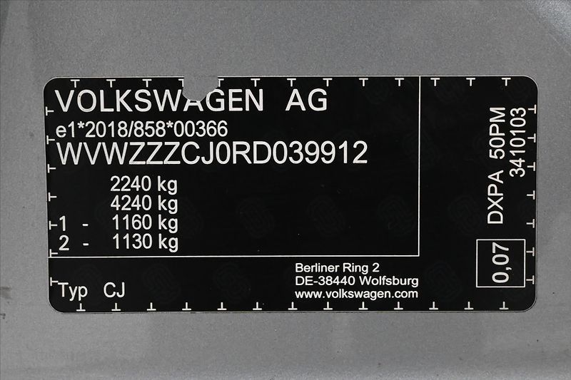 Volkswagen Passat 2,0 TDI 110kW DSG Business Zár - fotka 12 z 32