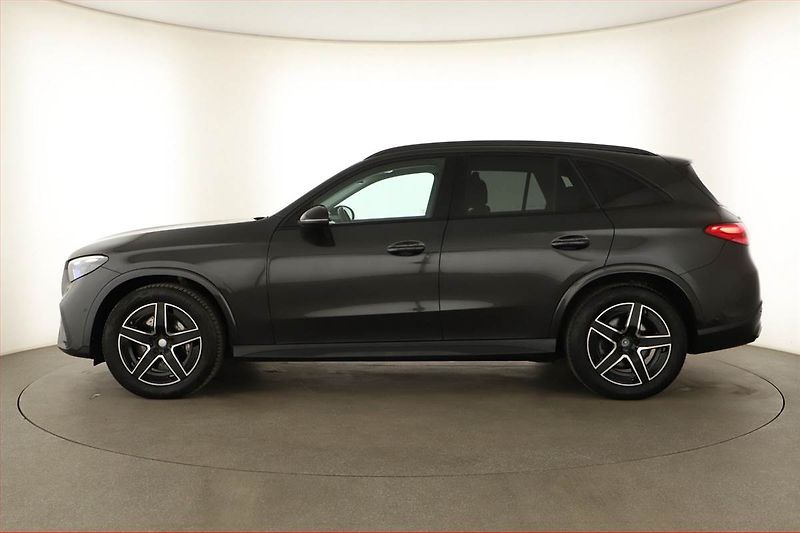 Mercedes-Benz GLC (2022) 200 4MATIC, Kamera, Paměť - fotka 3 z 21