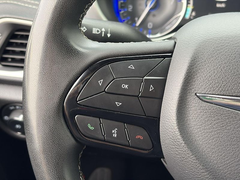 Chrysler Pacifica (2023) Touring L AWD S paket + LPG - fotka 13 z 30