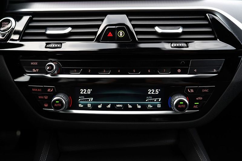 BMW Řada 5 M550i xDrive/Lasery,HUD/530PS - fotka 37 z 44