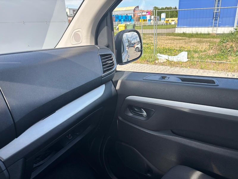Toyota ProAce Verso 2,0 D-4D L2 Family AT - fotka 22 z 25