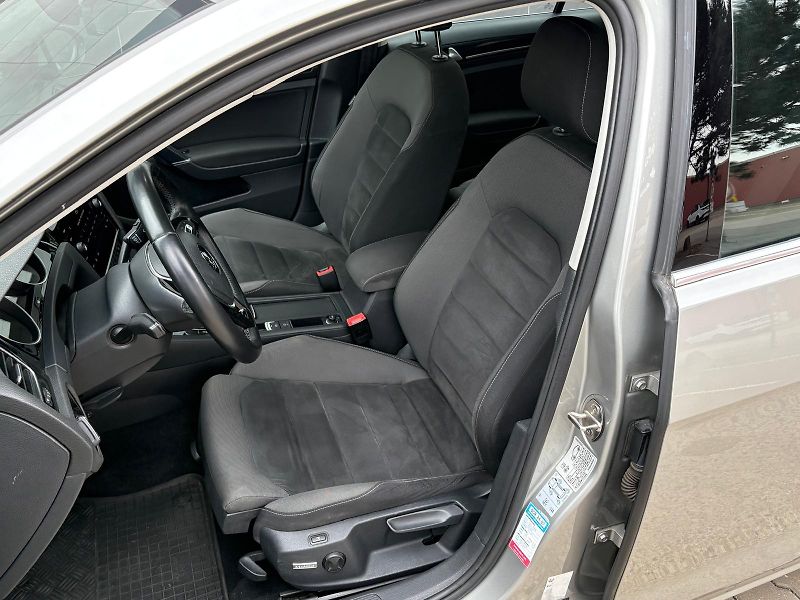 Volkswagen Golf Variant 1.4TGI 81 kW Highline ČR,1.MAJ - fotka 15 z 50