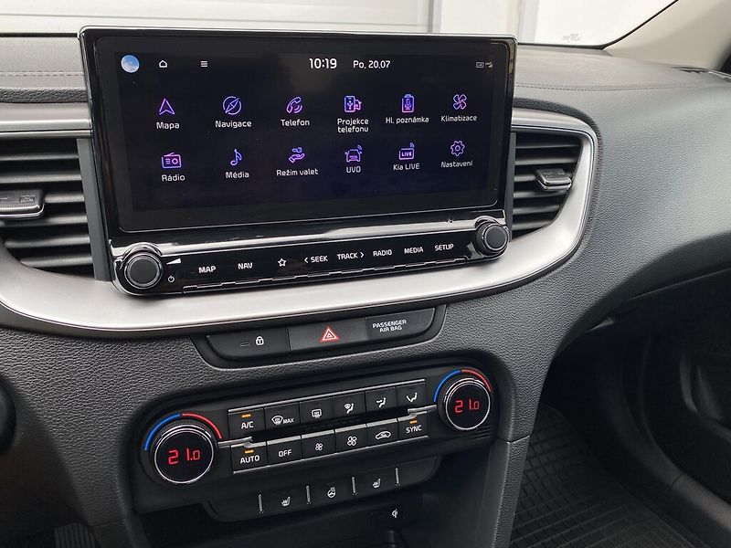 Kia Ceed 1,5 T-GDi 117,5 kW TOP - fotka 13 z 24
