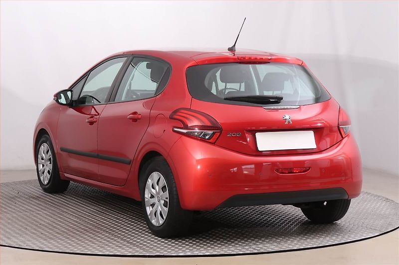 Peugeot 208 (2019) Active 1.2 PureTech, ČR,1.maj - fotka 4 z 16