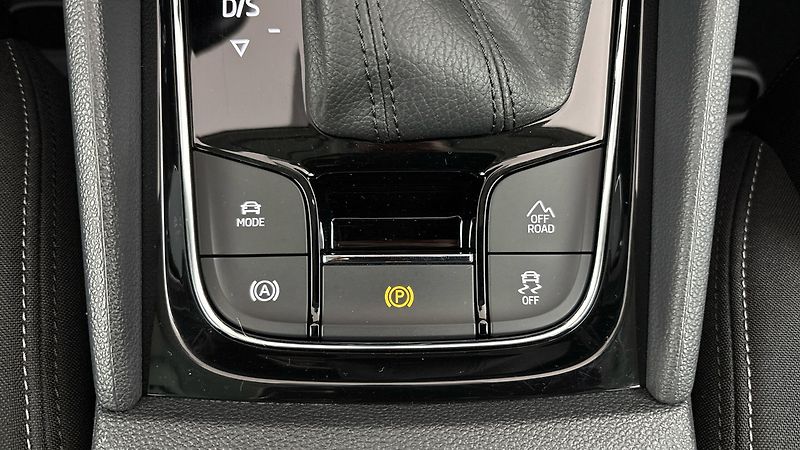 Škoda Karoq 2.0 TDI DSG 4x4 Style Exclusiv - fotka 23 z 29