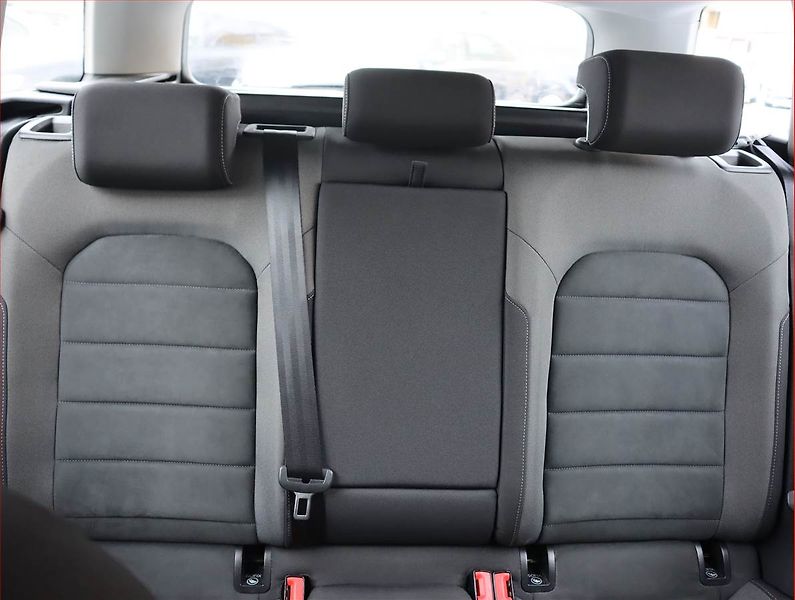Volkswagen Golf (2017) Highline 1.6 TDI, Automat - fotka 10 z 20