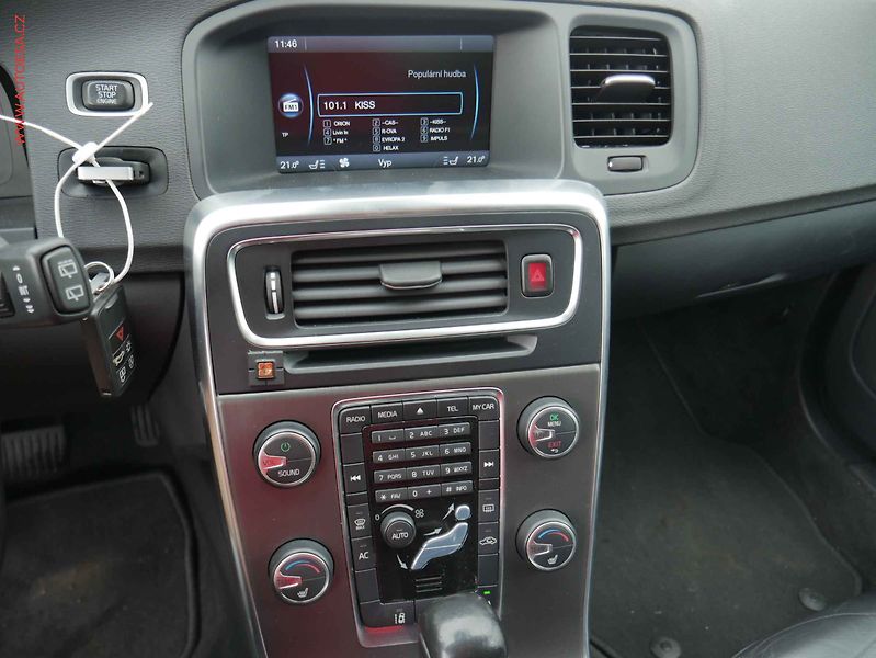 Volvo V60 (2013) 2.0D, ČR, AT - fotka 11 z 17