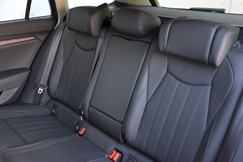 Škoda Superb (2024) Combi 2.0 TDI 110 kW L&K DSG 7 - fotka 8 z 31
