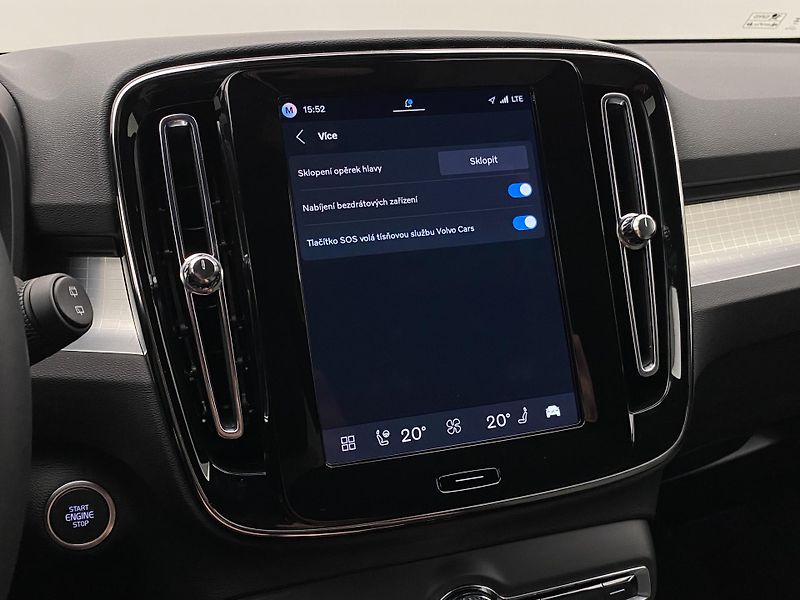 Volvo XC40 (2026) B3 AUT DARK PLUS - fotka 53 z 60