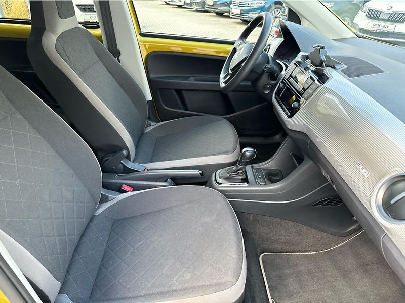 Volkswagen e-up! Style 61 kW SoH90 - fotka 18 z 19