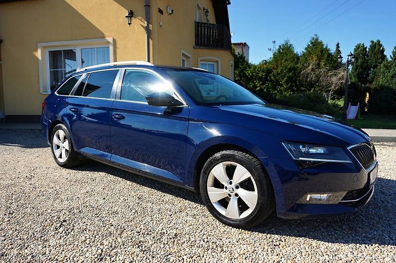 Škoda Superb (2015) STYLE 2,0 TDI 140 kW - fotka 2 z 43