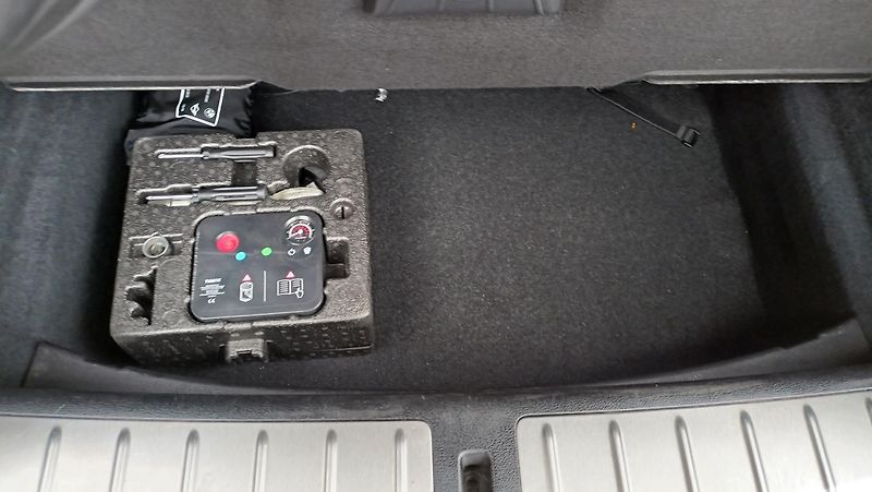 BMW X2 X drive navi výhřev tažné - fotka 25 z 37
