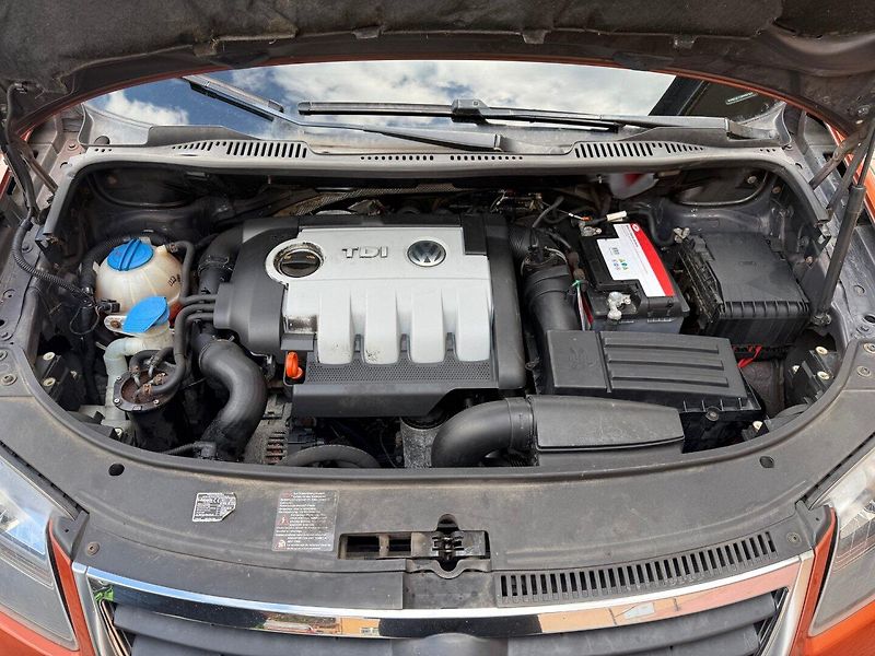 Volkswagen Touran (2011) 2.0 TDI - Cross - fotka 15 z 19