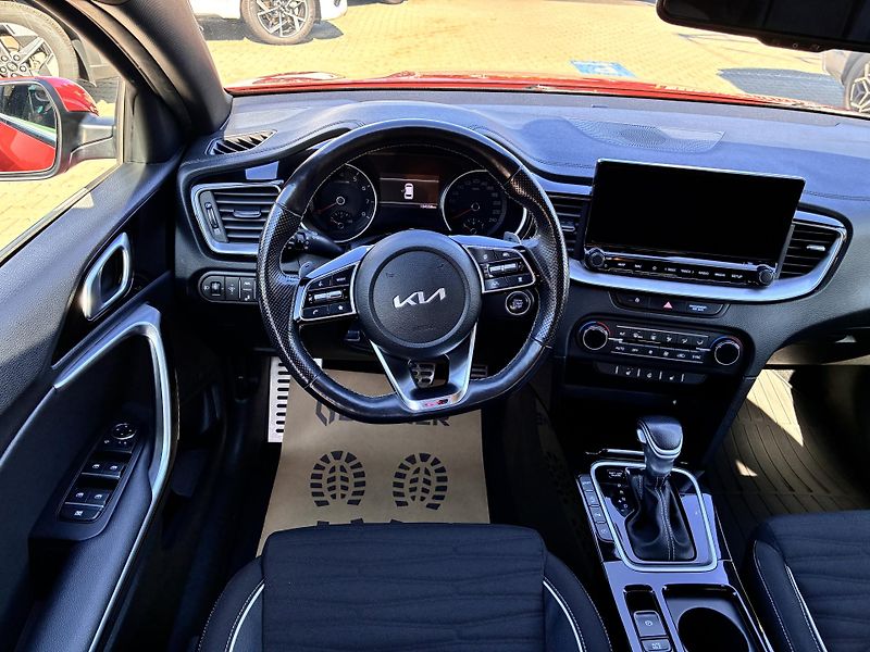 Kia Ceed 1.5T-GDi 118kW GT LINE AUTOMAT - fotka 15 z 38