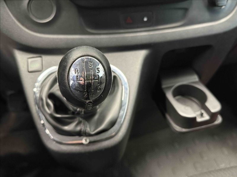 Renault Trafic 1,6 DCI 9míst PŮVOD ČR - fotka 13 z 17
