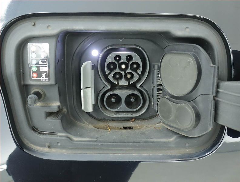 BMW iX3 (2021) 80 kWh, SoH 98% - fotka 24 z 25