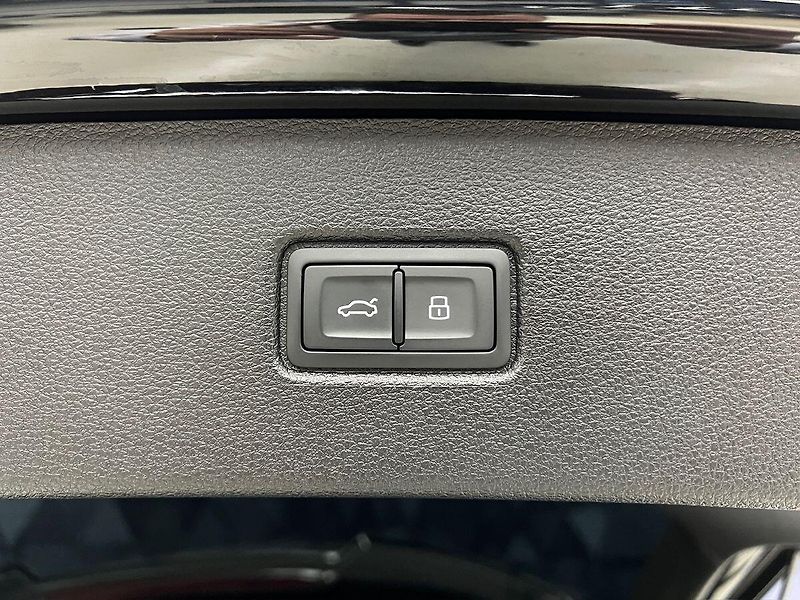 Audi Q7 50TDI QUATTRO S-LINE, EL.TAŽNÉ - fotka 31 z 33