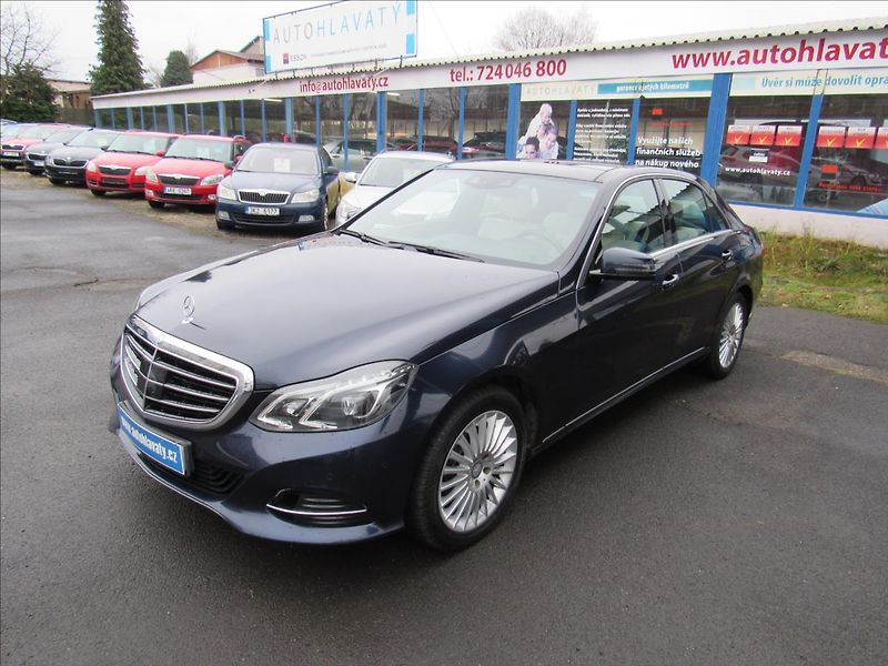 Mercedes-Benz Třídy E 3,0 CDi 350 Bluetec 4MATIC - fotka 1 z 35