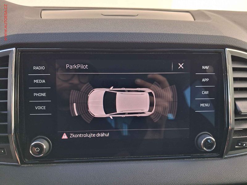 Škoda Karoq (2019) 1.5 TSi, Style, TZ, navi, LED - fotka 17 z 17