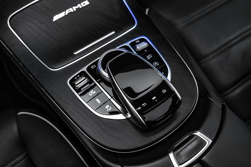 Mercedes-Benz Třídy E Brabus 700PS - fotka 19 z 28