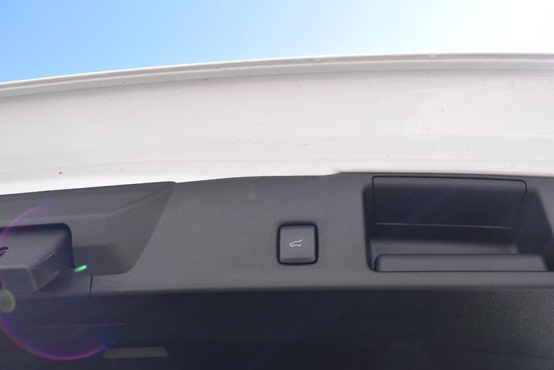 Ford Kuga (2022) 2.5 DURATEC PHEV 112kw e-CVT - fotka 13 z 50