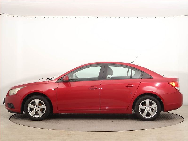 Chevrolet Cruze (2010) 1.6 i 16V, po STK, Tažné - fotka 3 z 14