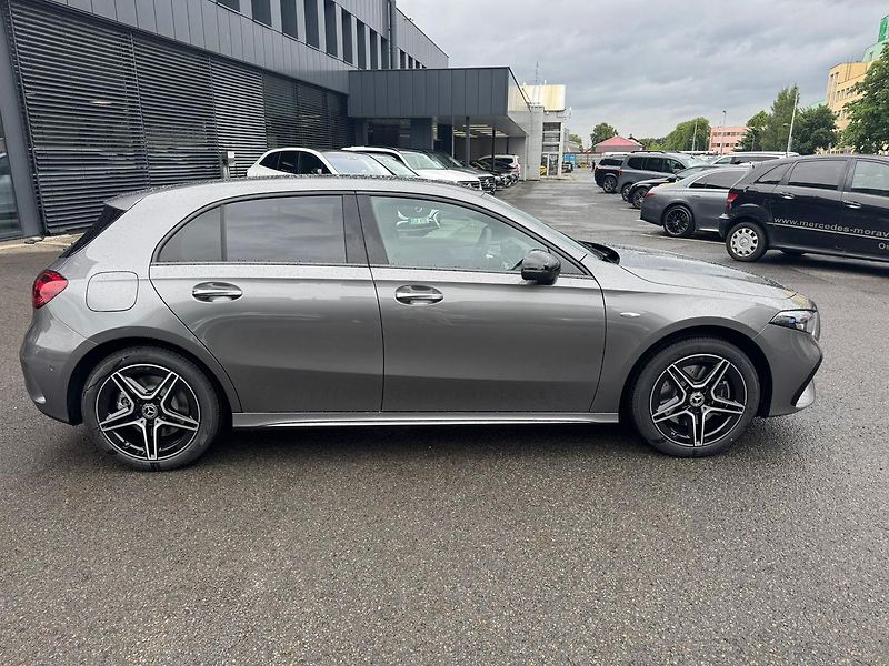 Mercedes-Benz Třídy A A 250 e AMG Premium paket demo - fotka 8 z 33