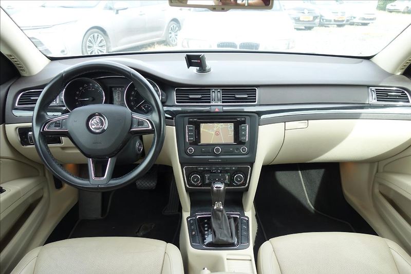 Škoda Superb 2,0 TDi 125KW, ČR, L&K, 4x4. - fotka 22 z 38