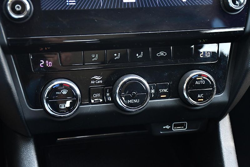 Škoda Octavia 1.5TSi 110kW DSG NAV KESSY - fotka 32 z 52